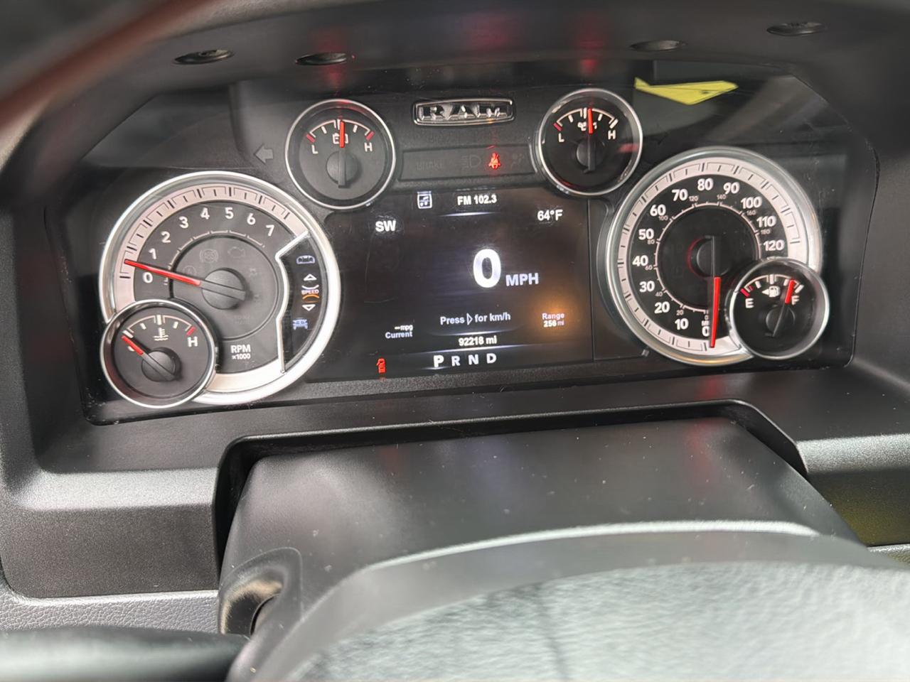 RAM 1500 4WD Crew Cab 140.5" Lone Star 2015
