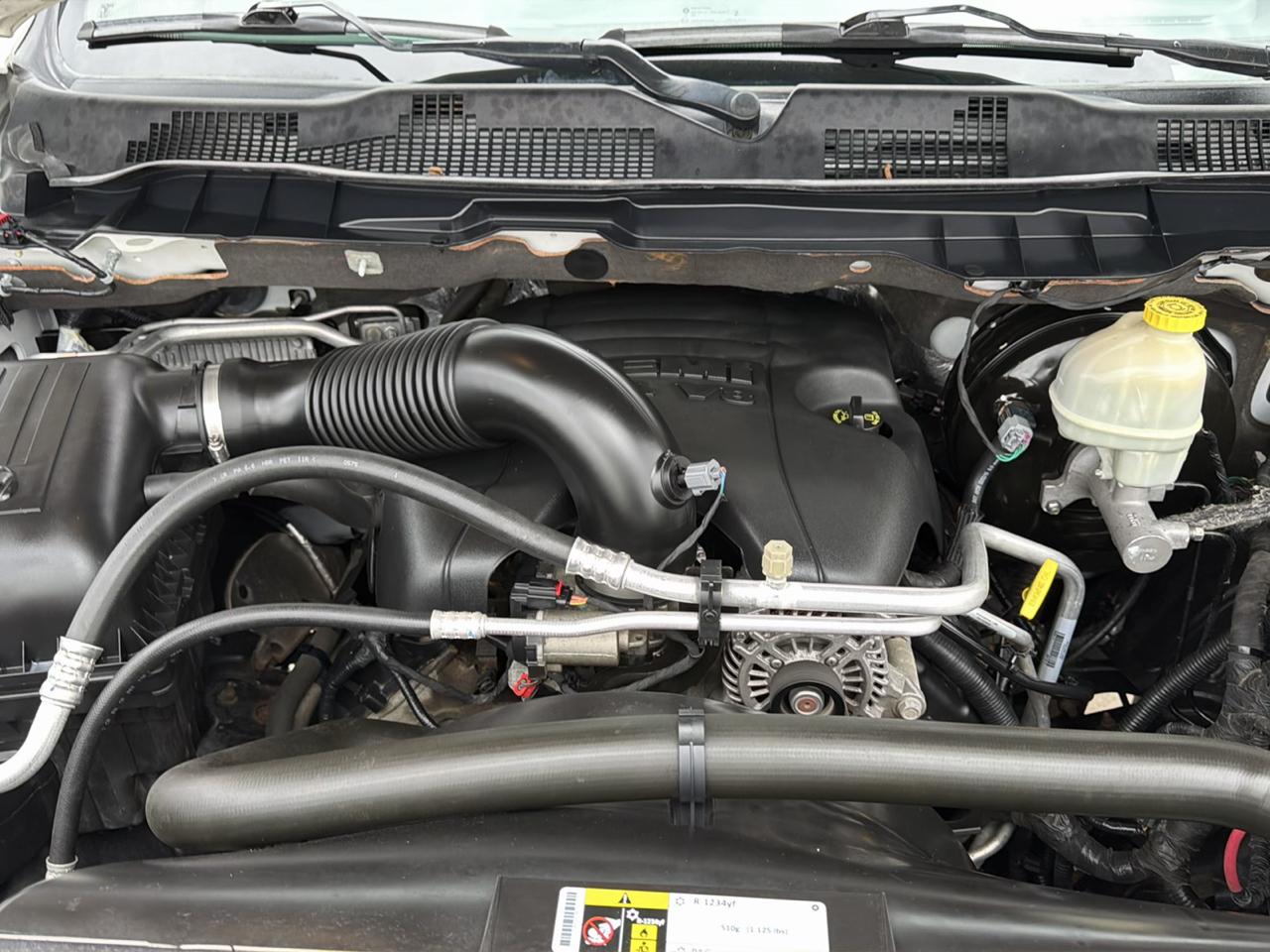 RAM 1500 4WD Crew Cab 140.5" Lone Star 2015