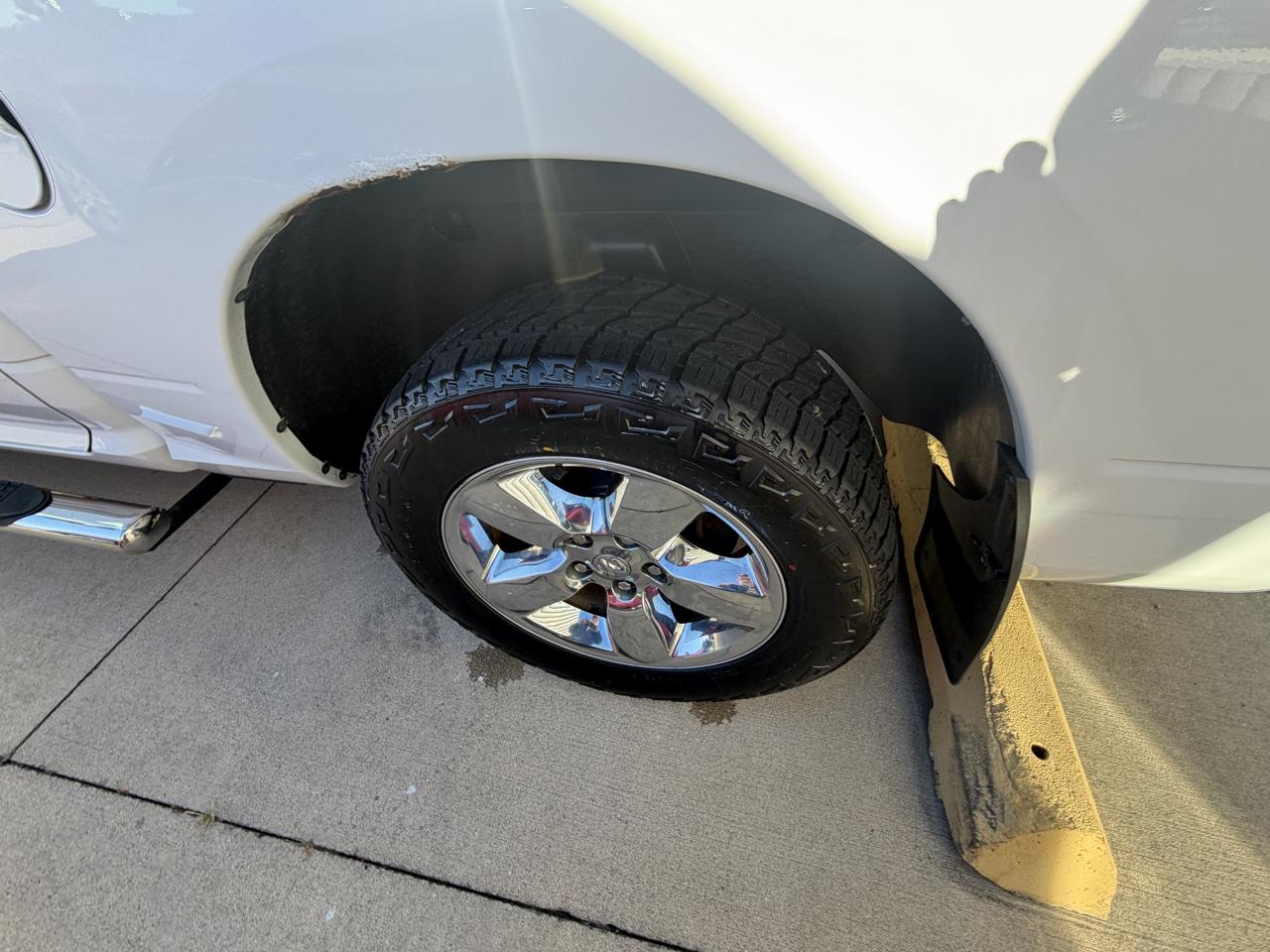 RAM 1500 4WD Crew Cab 140.5" Lone Star 2015