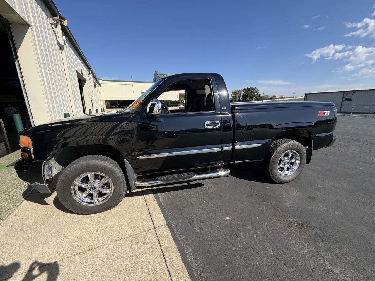 GMC New Sierra 1500 Reg Cab 119.0" WB 4WD SLE 2000