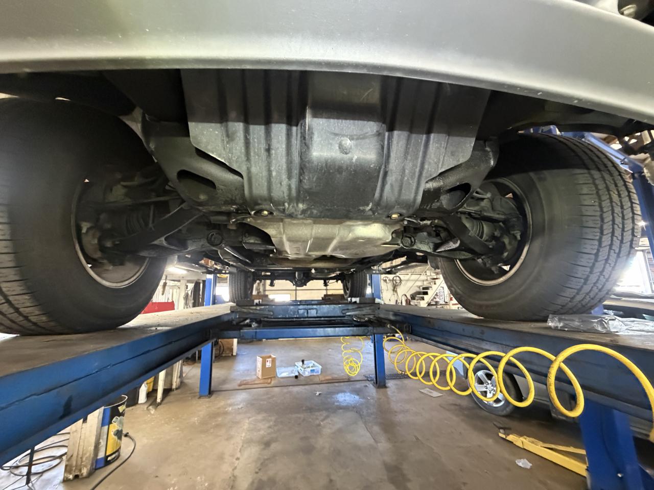 GMC New Sierra 1500 Reg Cab 119.0" WB 4WD SLE 2000