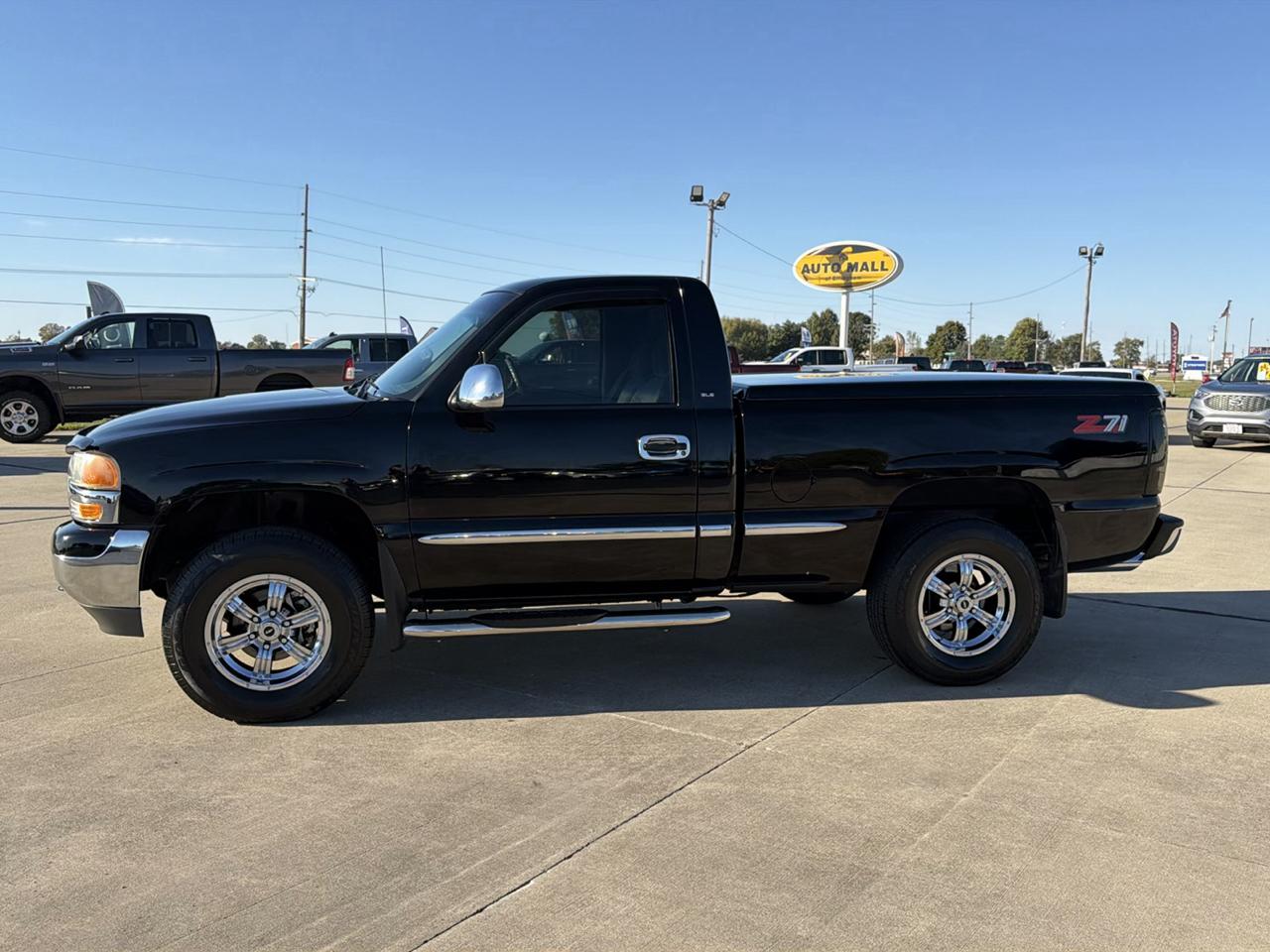GMC New Sierra 1500 Reg Cab 119.0" WB 4WD SLE 2000