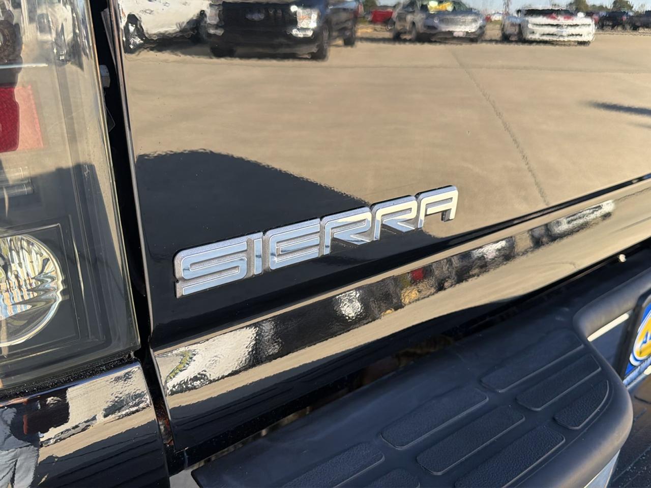 GMC New Sierra 1500 Reg Cab 119.0" WB 4WD SLE 2000