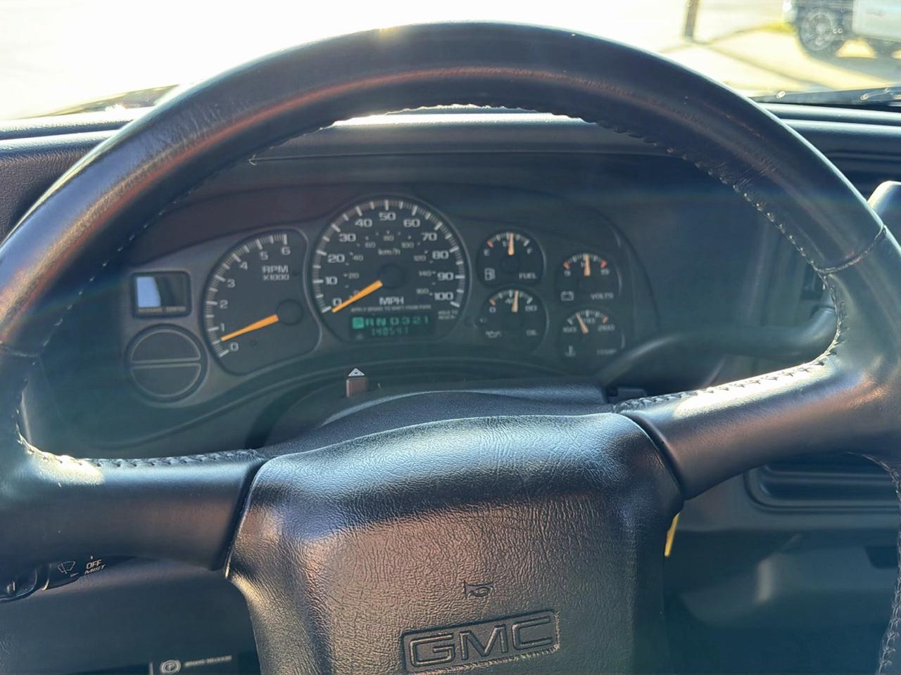 GMC New Sierra 1500 Reg Cab 119.0" WB 4WD SLE 2000