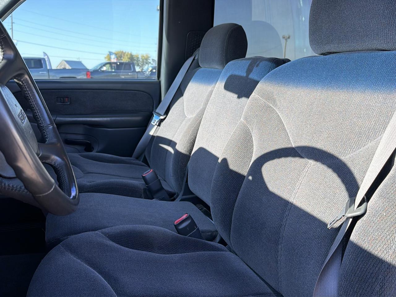 GMC New Sierra 1500 Reg Cab 119.0" WB 4WD SLE 2000