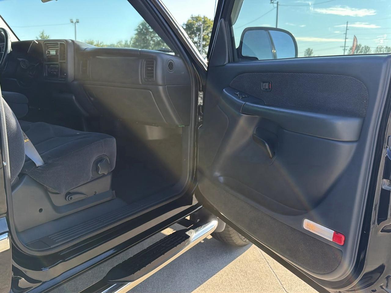 GMC New Sierra 1500 Reg Cab 119.0" WB 4WD SLE 2000