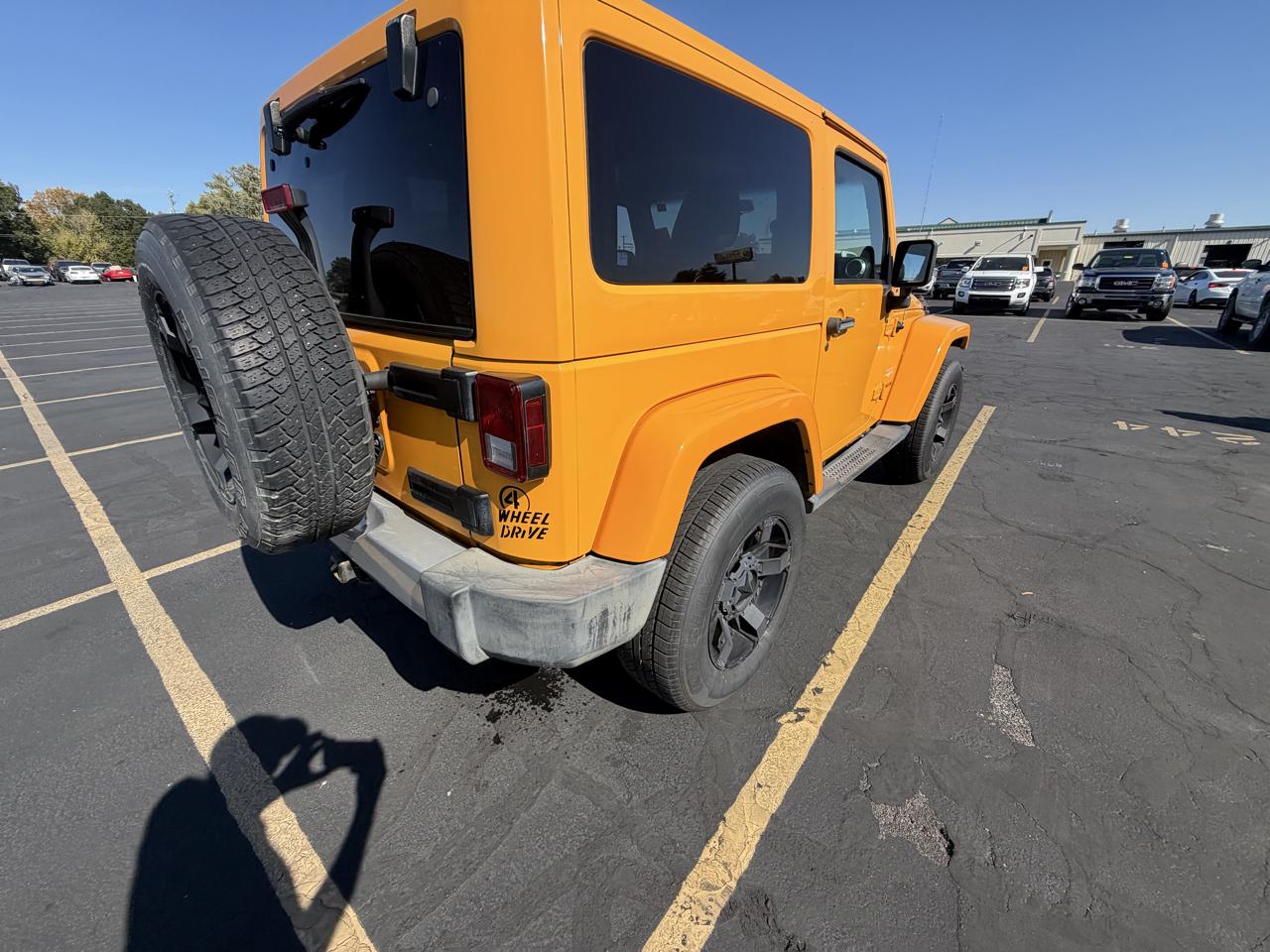 Jeep Wrangler 4WD 2dr Sahara 2012
