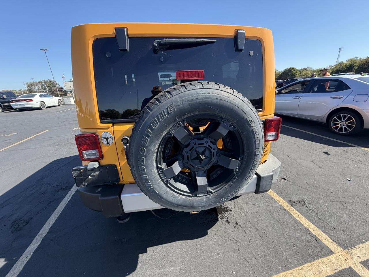 Jeep Wrangler 4WD 2dr Sahara 2012