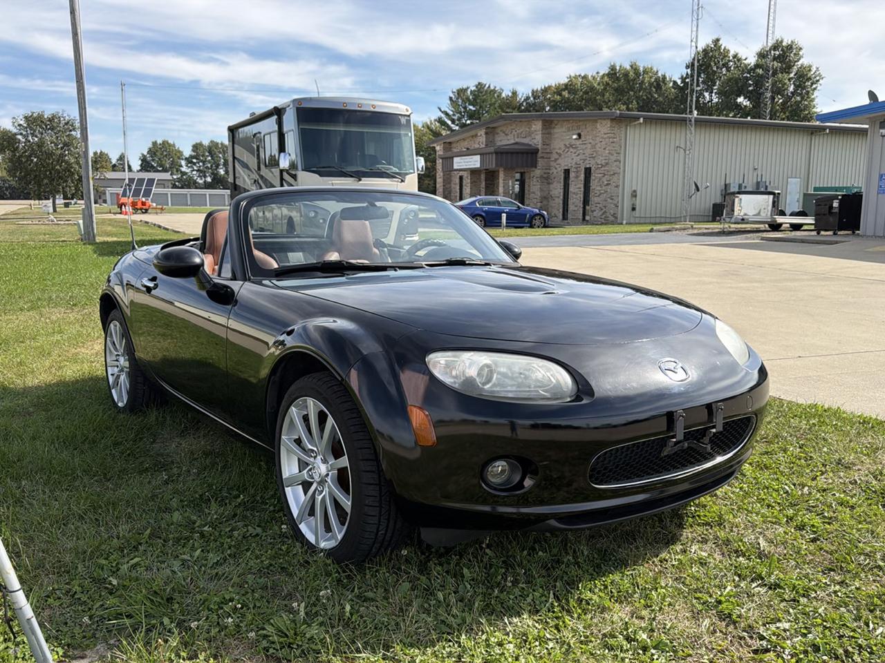Mazda MX-5 Miata 2dr Conv PRHT Auto Grand Touring 2008