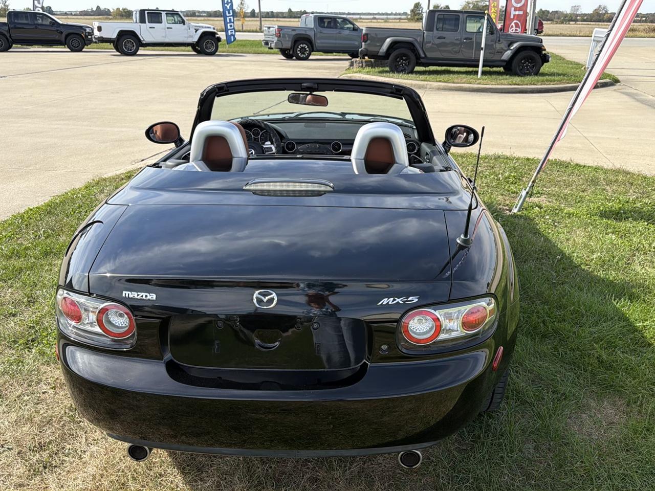 Mazda MX-5 Miata 2dr Conv PRHT Auto Grand Touring 2008