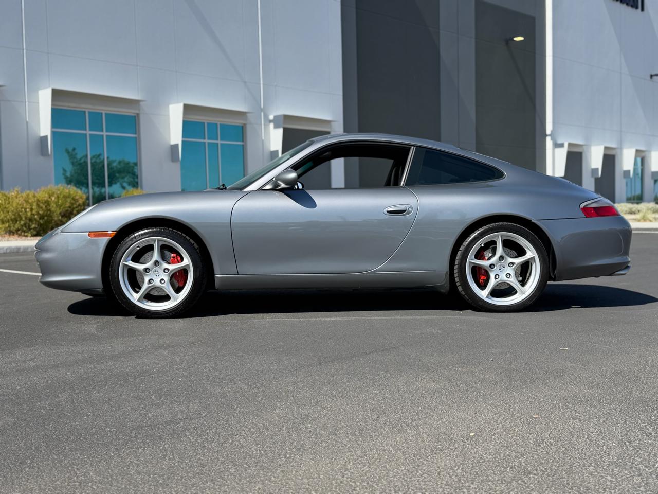 Porsche 911 2dr Coupe 2002