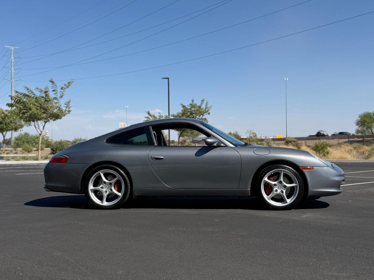 Porsche 911 2dr Coupe 2002