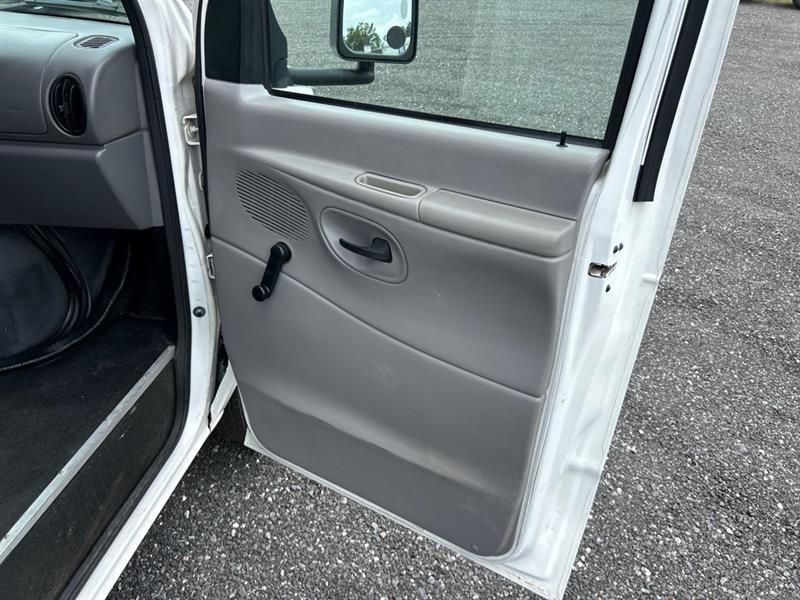 Ford Econoline  2000
