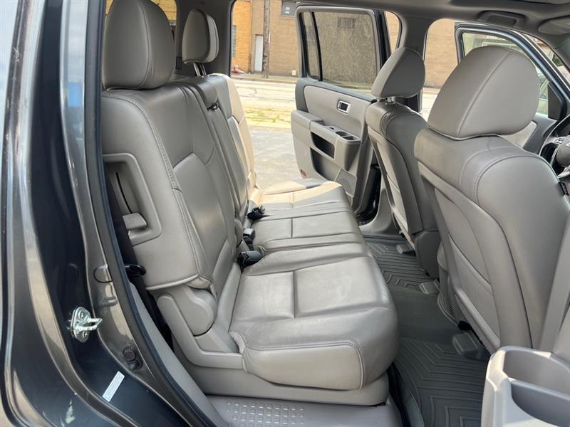 Honda Pilot EX-L 4WD 5-Spd AT with Navigation 2012