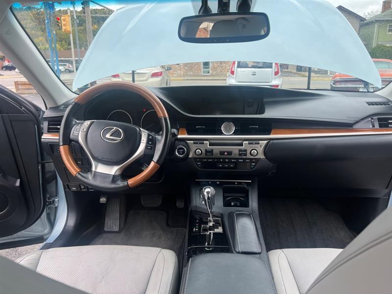 Lexus ES 300h Sedan 2014