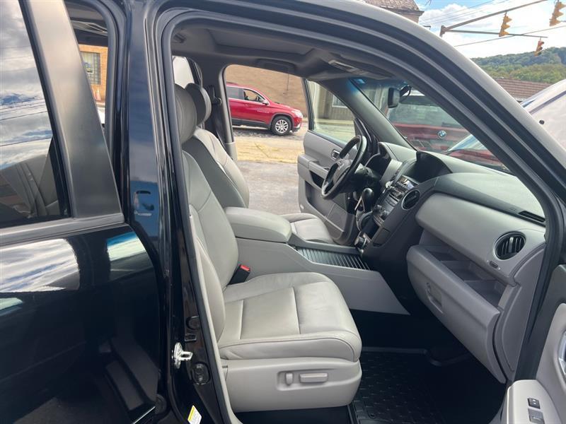 Honda Pilot EX-L 4WD 5-Spd AT with DVD 2012