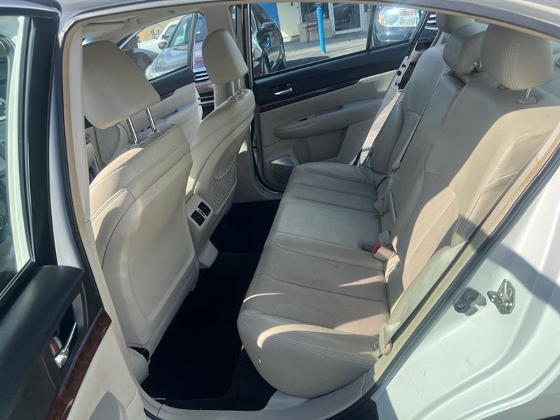 Subaru Legacy 3.6R Limited 2013