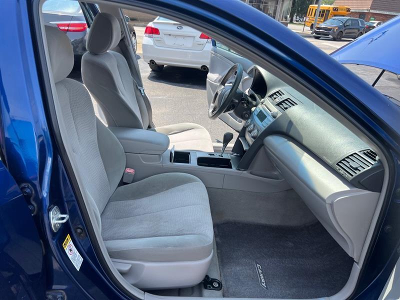 Toyota Camry Base 6-Spd AT 2011
