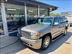 2005 GMC Yukon Denali 