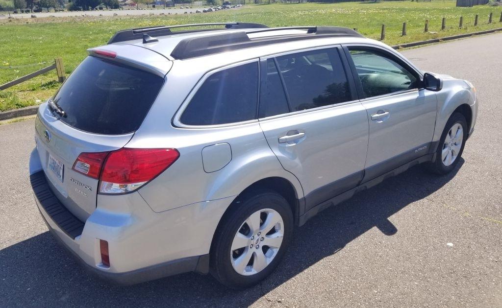 Subaru Outback 2.5i Limited 2012