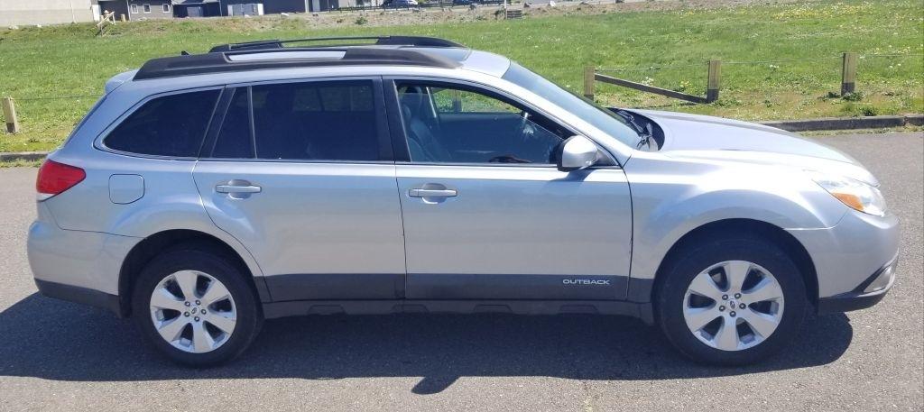 Subaru Outback 2.5i Limited 2012