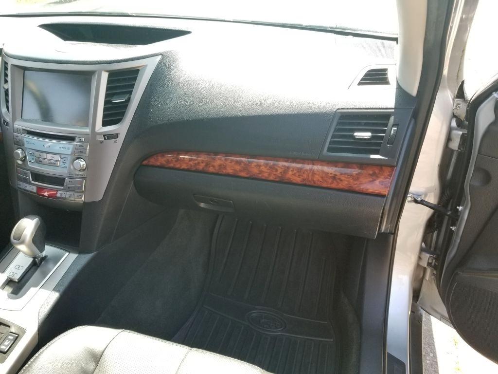 Subaru Outback 2.5i Limited 2012
