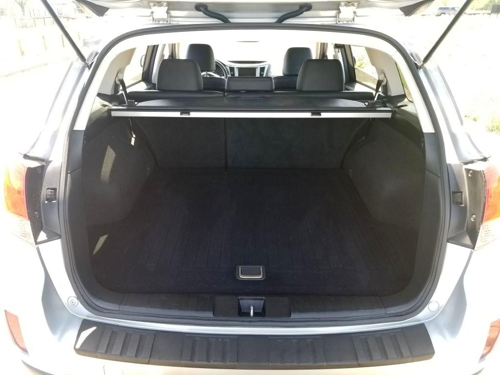 Subaru Outback 2.5i Limited 2012