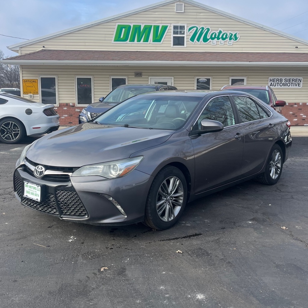 2016 Toyota Camry Special Edition's photo