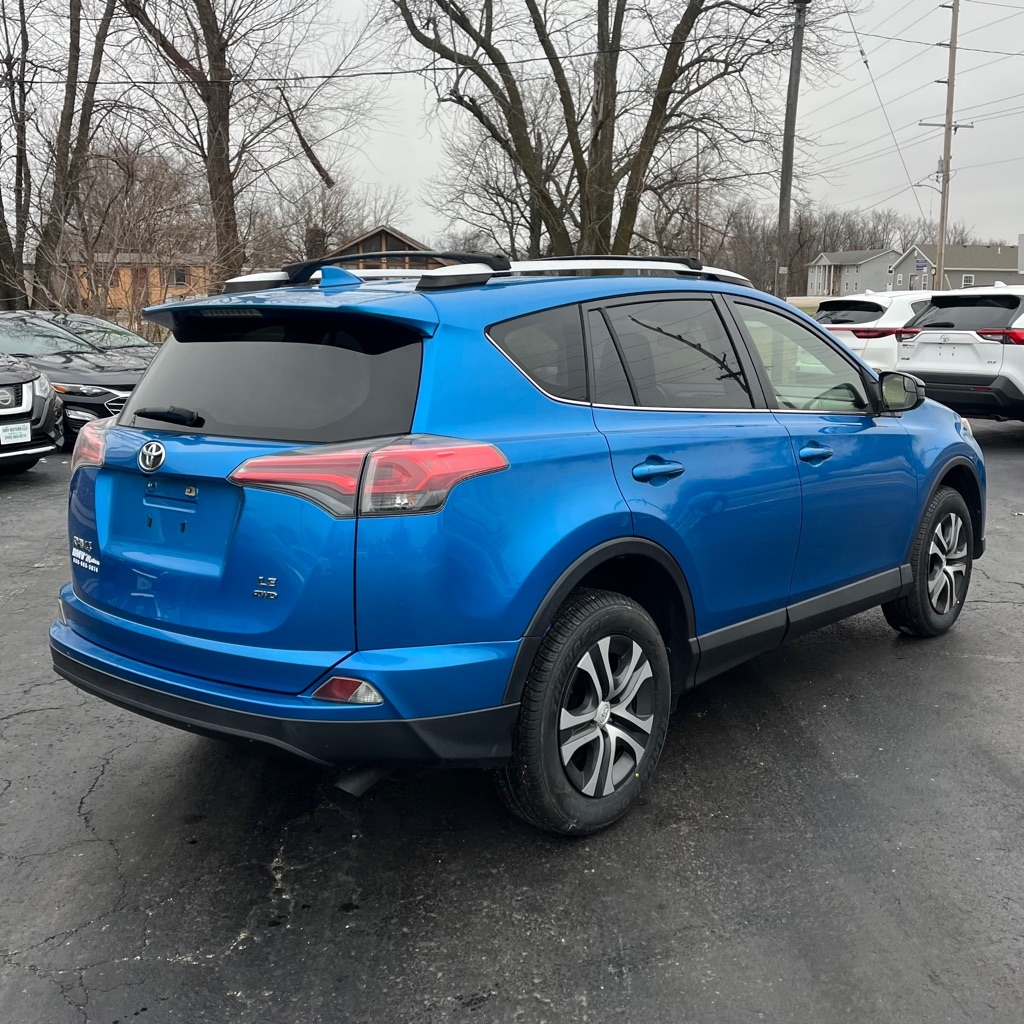 Toyota RAV4 LE AWD 2016