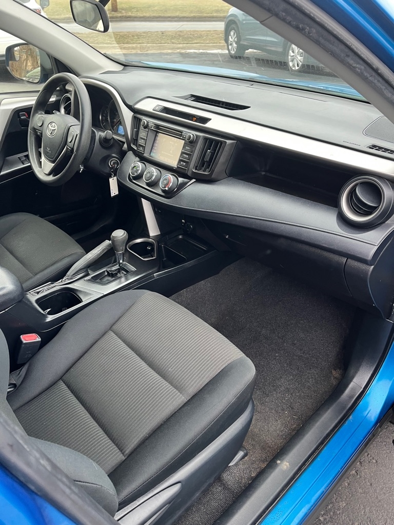 Toyota RAV4 LE AWD 2016