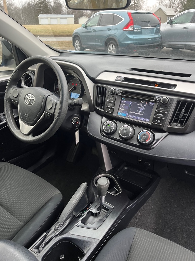 Toyota RAV4 LE AWD 2016