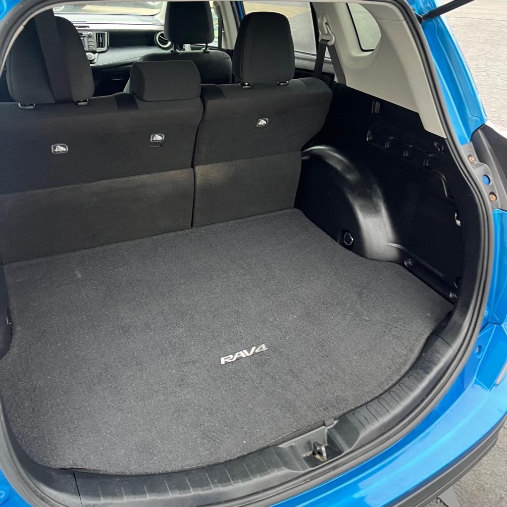 Toyota RAV4 LE AWD 2016