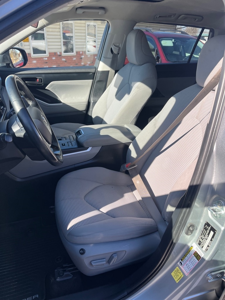 Toyota Highlander LE AWD V6 2020