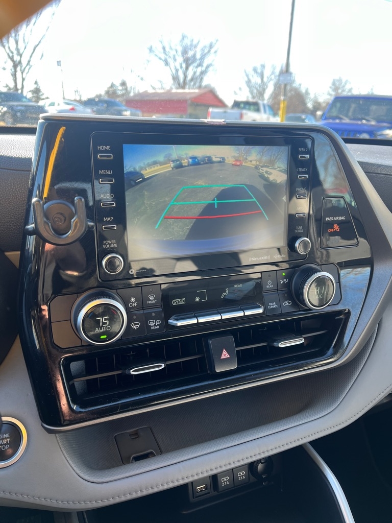 Toyota Highlander LE AWD V6 2020