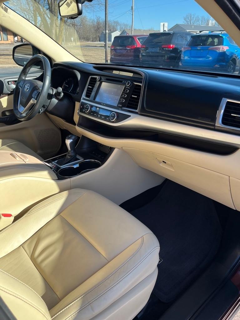 Toyota Highlander XLE AWD V6 2015