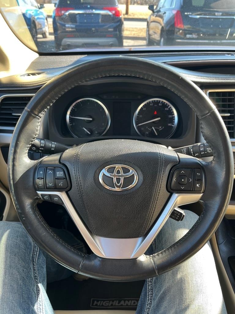 Toyota Highlander XLE AWD V6 2015