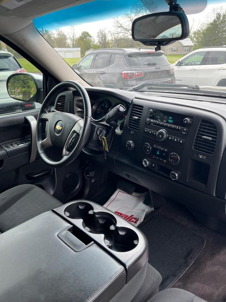 Chevrolet Silverado 1500 LT Crew Cab 4WD 2011