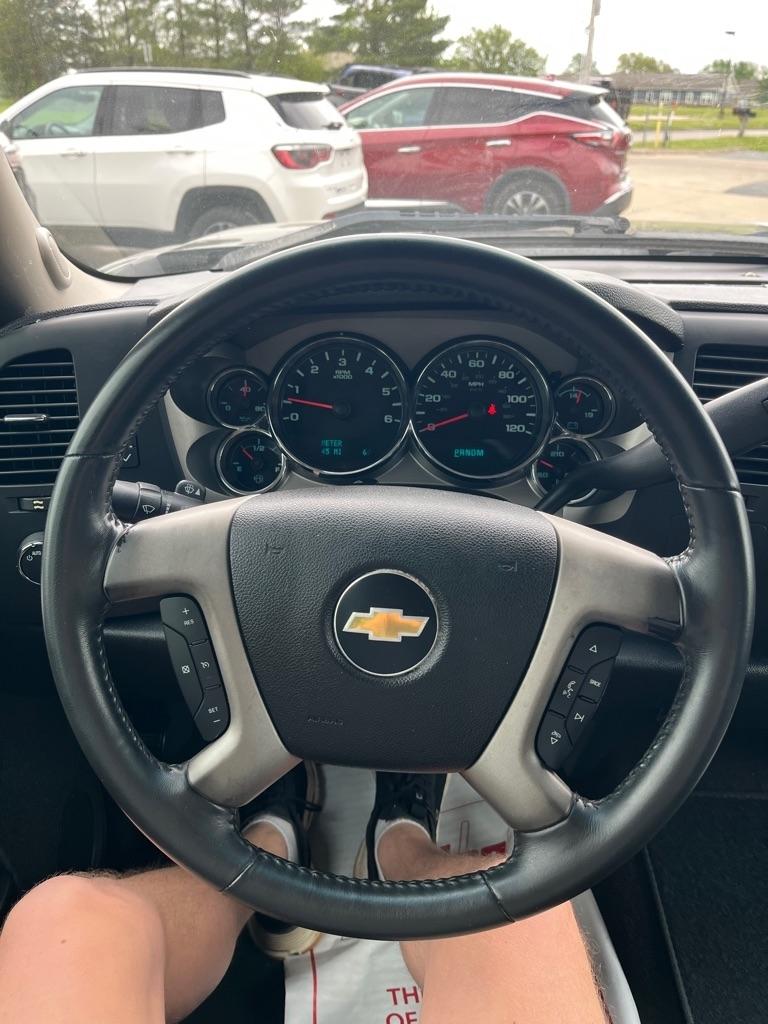 Chevrolet Silverado 1500 LT Crew Cab 4WD 2011