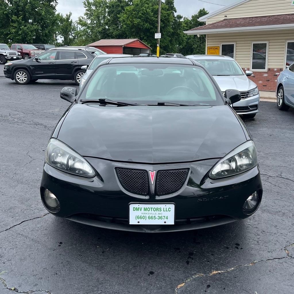 Pontiac Grand Prix Sedan 2008