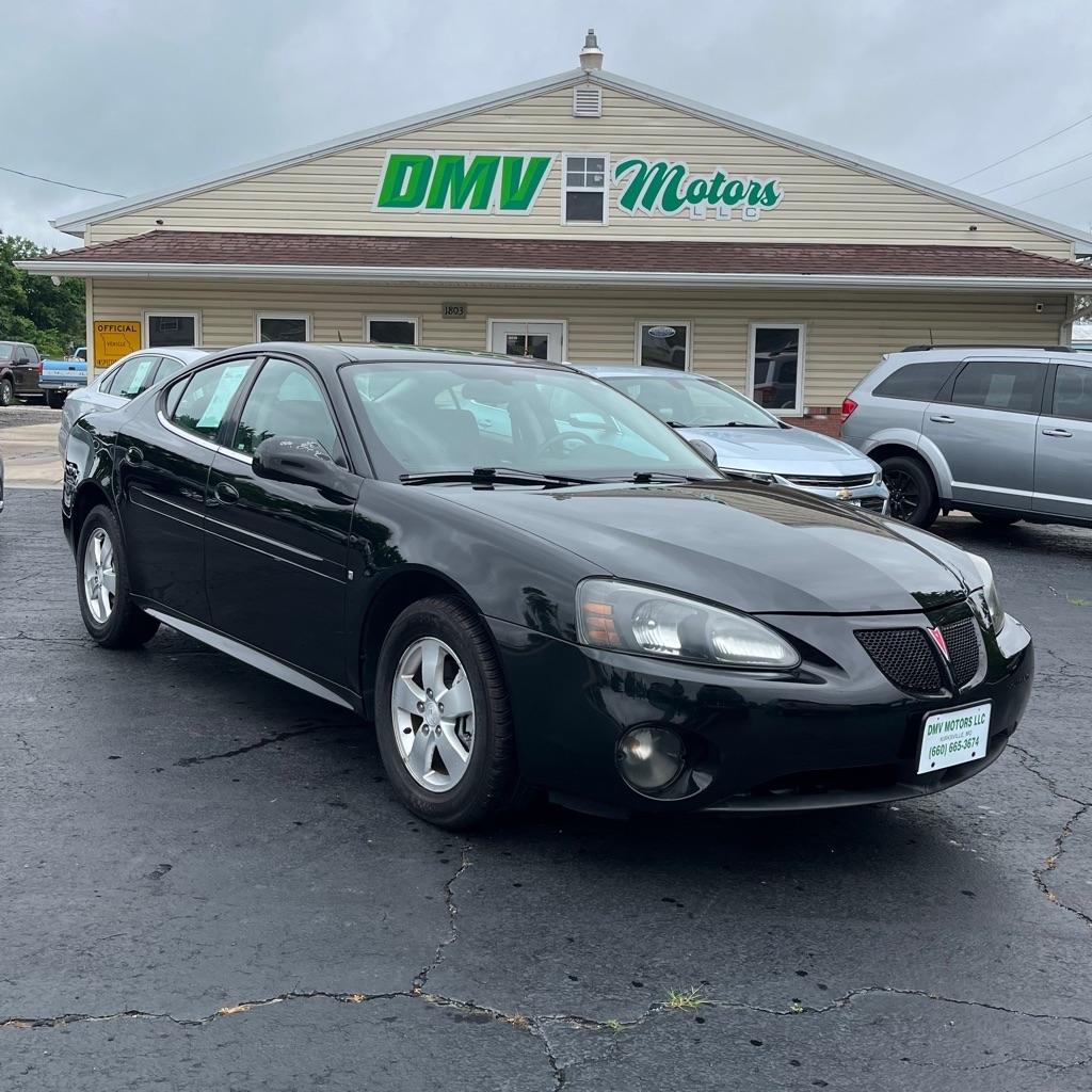 Pontiac Grand Prix Sedan 2008