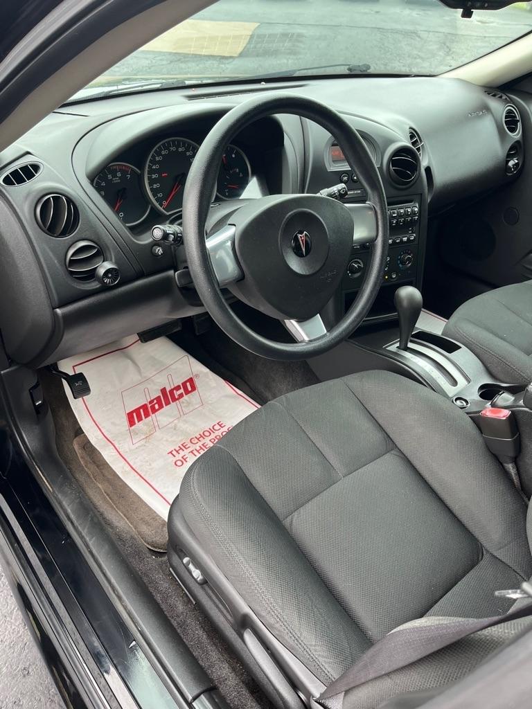 Pontiac Grand Prix Sedan 2008
