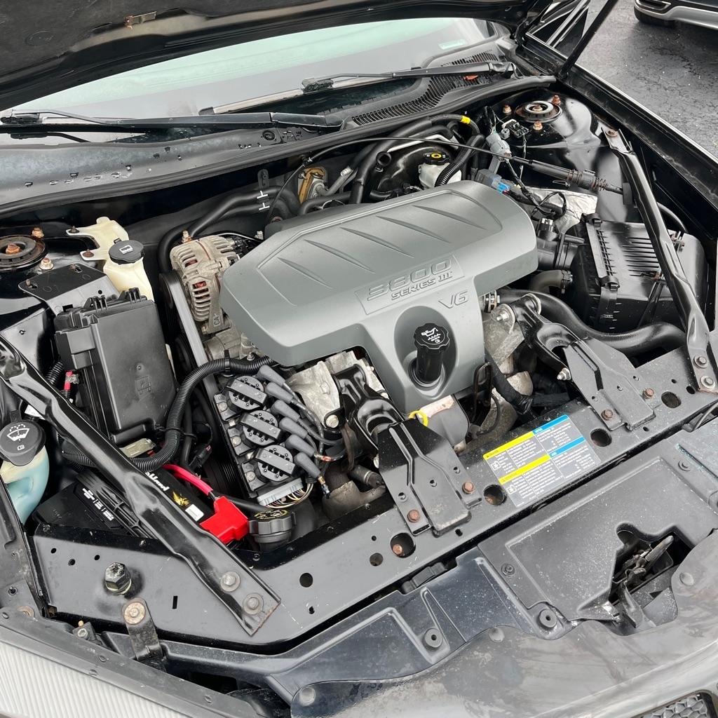 Pontiac Grand Prix Sedan 2008