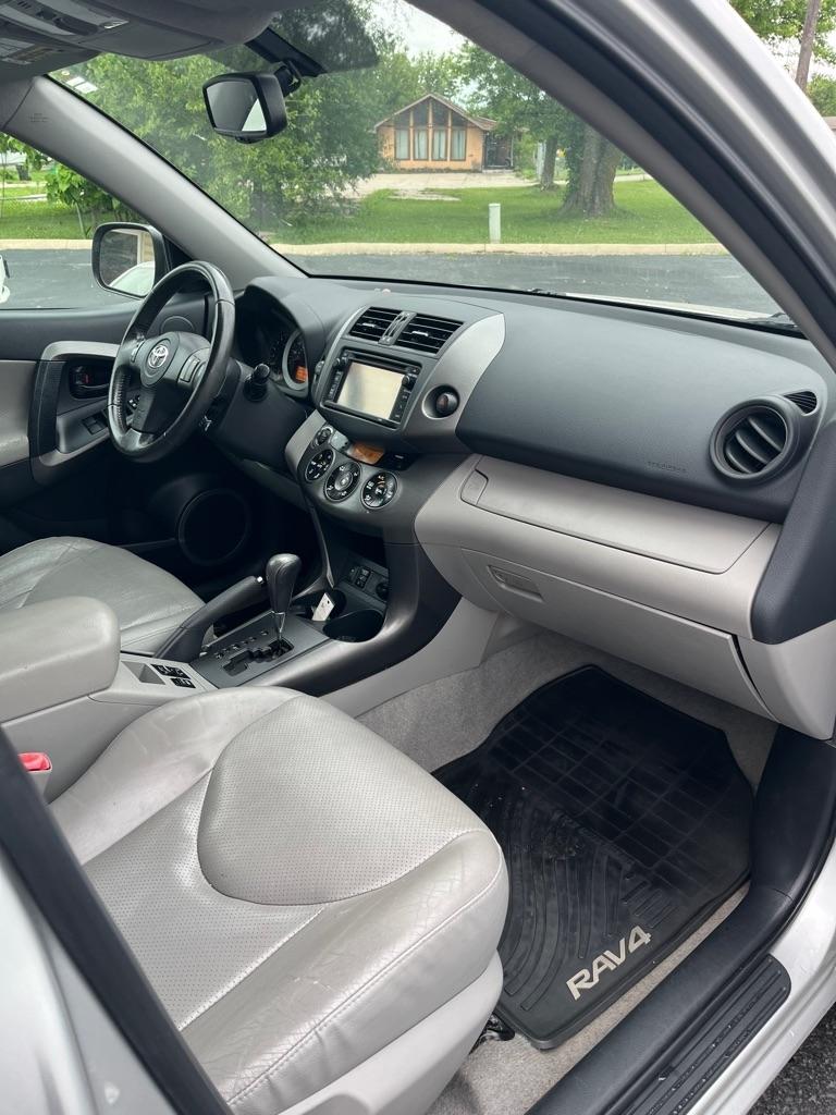 Toyota RAV4 Limited V6 4WD 2012