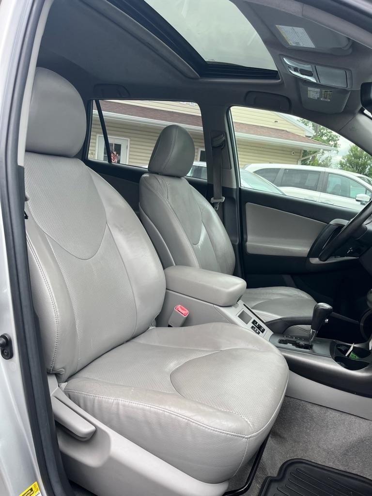 Toyota RAV4 Limited V6 4WD 2012