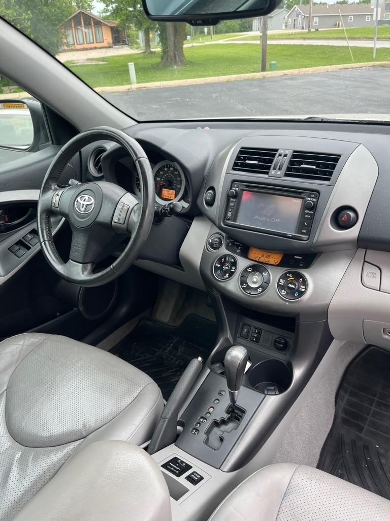 Toyota RAV4 Limited V6 4WD 2012