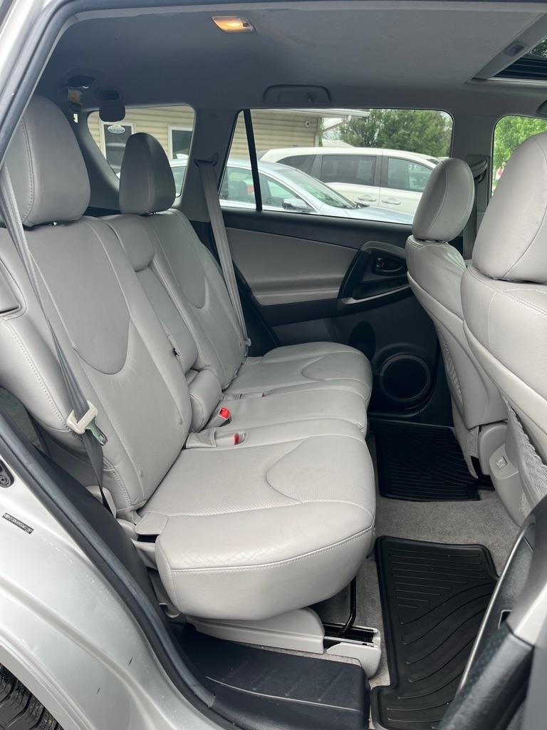 Toyota RAV4 Limited V6 4WD 2012