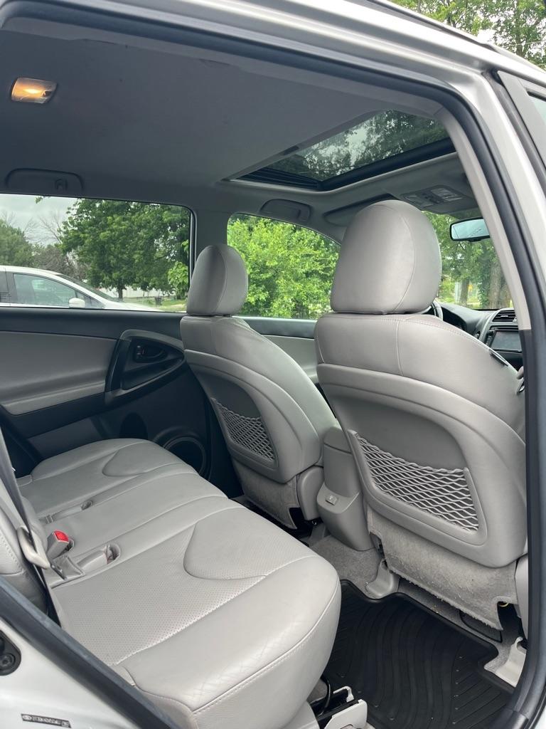 Toyota RAV4 Limited V6 4WD 2012