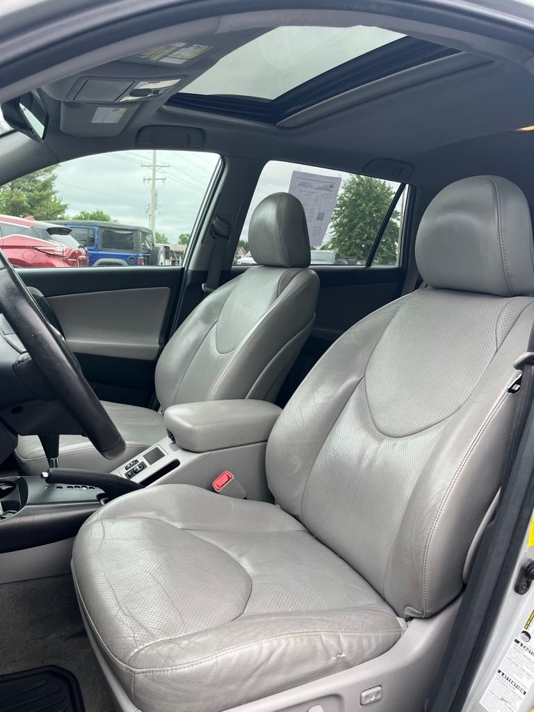 Toyota RAV4 Limited V6 4WD 2012
