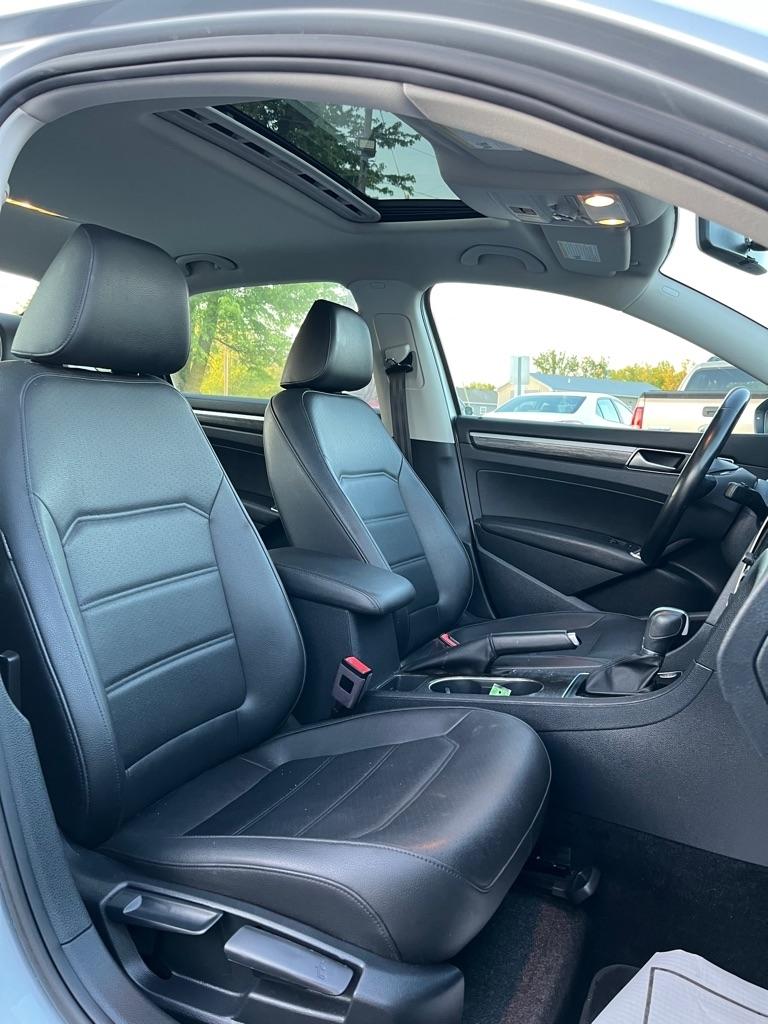Volkswagen Passat SE 2018