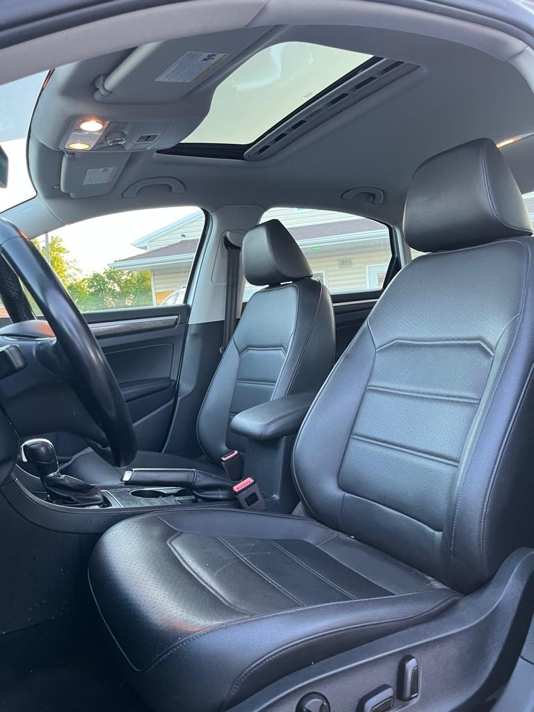 Volkswagen Passat SE 2018